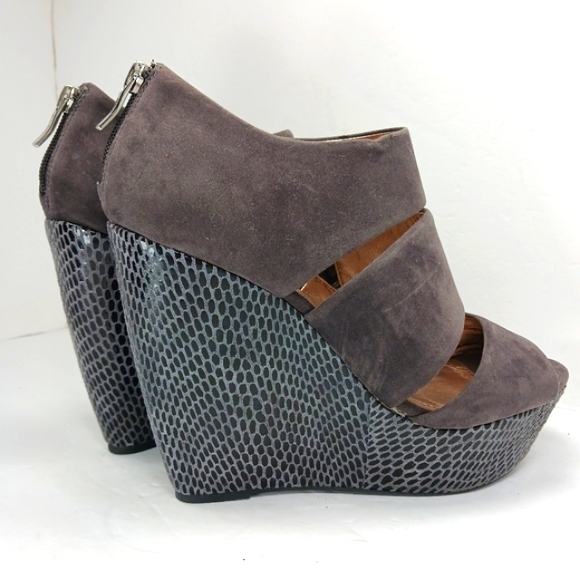 BCBGeneration Gray Platform Wedges - Picture 5 of 15